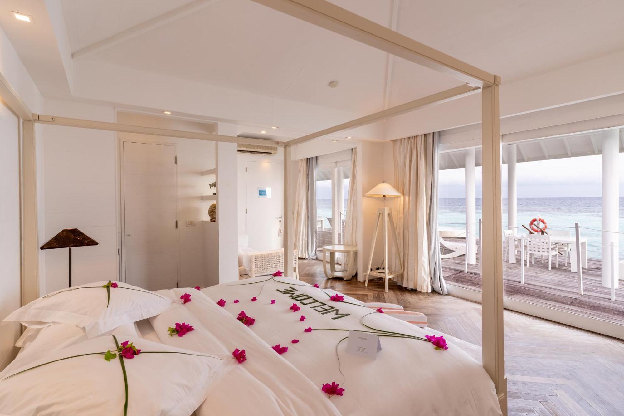 Diamonds Athuruga Maldives Resort & Spa Экстерьер фото